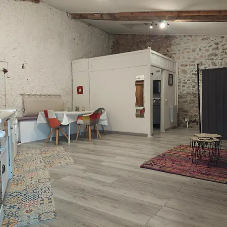 Les Maisons de Gaia chambres privées climatisées avec salle de bains privatives Pensión 3*