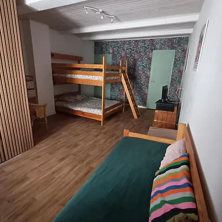 Pensión Les Maisons de Gaia chambres privées climatisées avec salle de bains privatives 3*