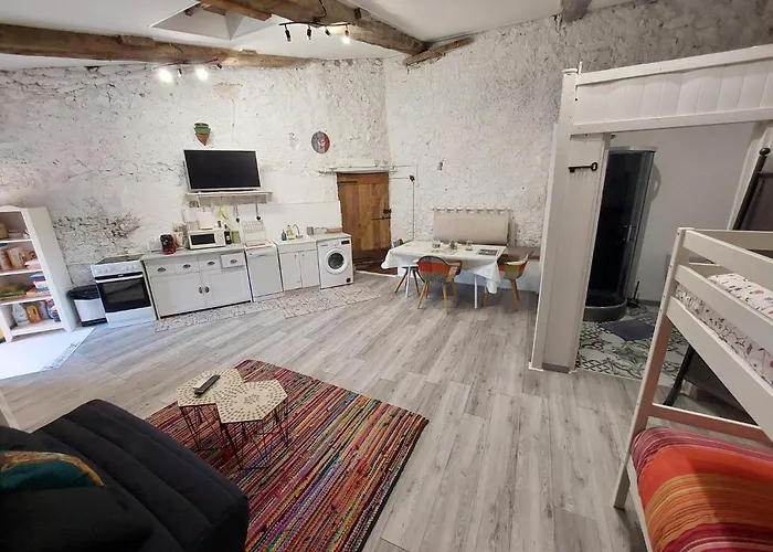Privée Chez L'habitant, Les Maisons De Gaia 3* Tuchan